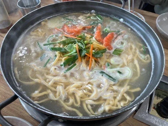 Royal Seafood Knife Noodle