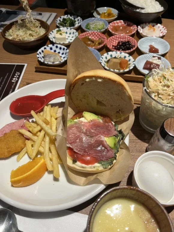 삿포로 5박6일 여행 4일차 기록 : 카락사호텔 토리톤 맥주박물관 팩토리 100엔샵 노미호다이 아이요