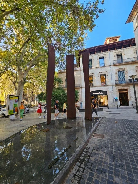 Monumento a Ahn Ik-taek