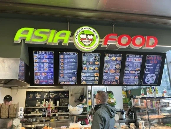 Patio de comidas de la estación de Viena