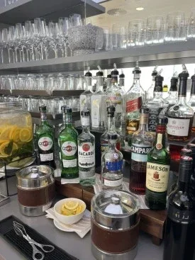 Aeropuerto Internacional de Bin