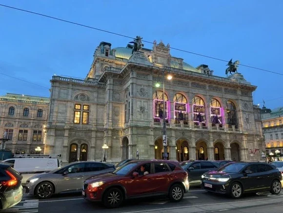 Ópera Estatal de Bin