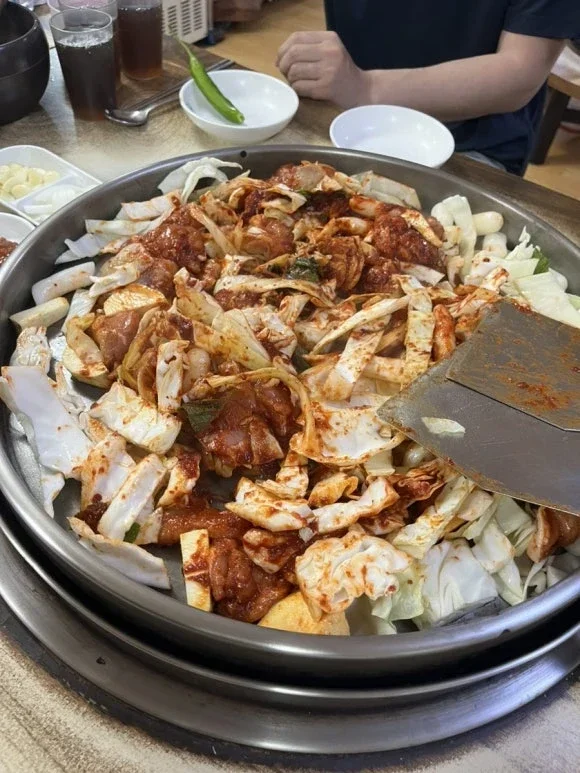 Chammi Dakgalbi salteado
