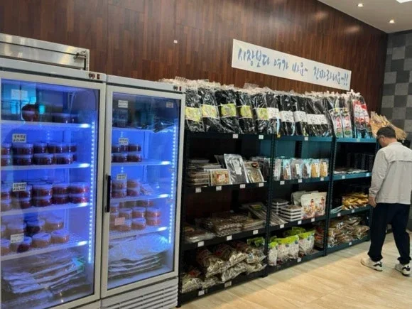 ボンポ・ムグリ家 2階内部