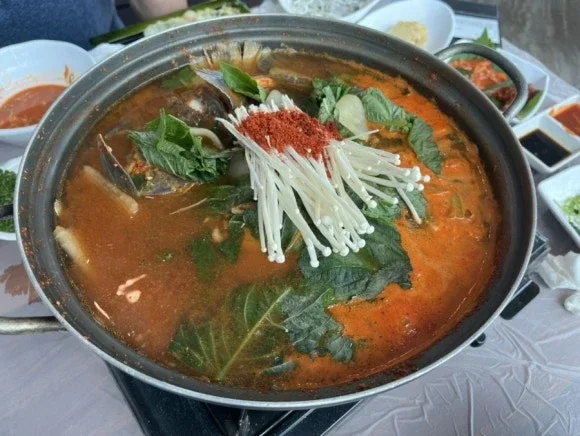 ボンポ・ムグリ家 活魚刺身