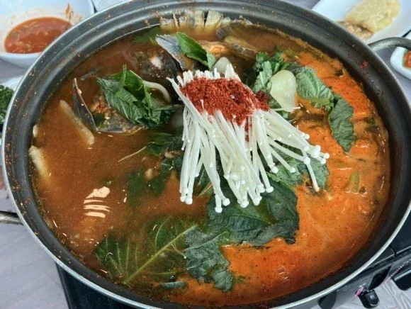 ボンポ・ムグリ家 活魚刺身